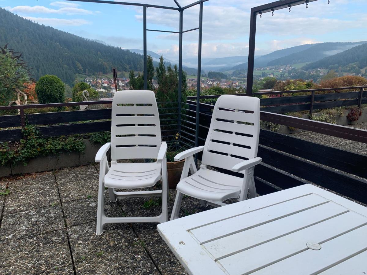 Appartement Mit Herrlicher Aussicht Uebers Murgtal Baiersbronn Exterior photo